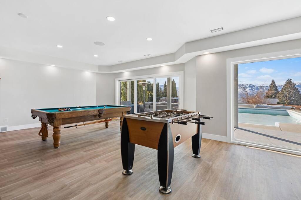 Luxurious 5 Bedroom House With Pool & Sauna 西基隆拿 外观 照片