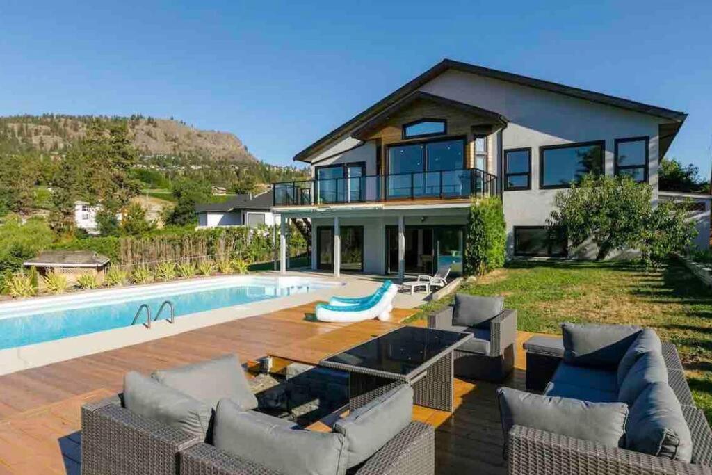 Luxurious 5 Bedroom House With Pool & Sauna 西基隆拿 外观 照片
