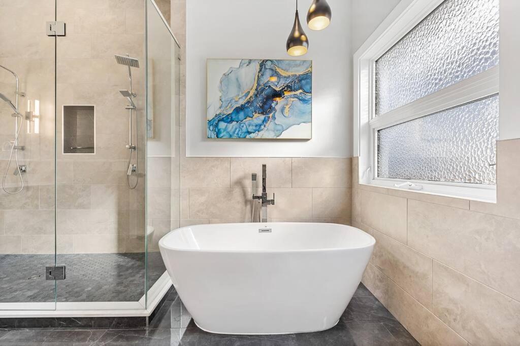 Luxurious 5 Bedroom House With Pool & Sauna 西基隆拿 外观 照片