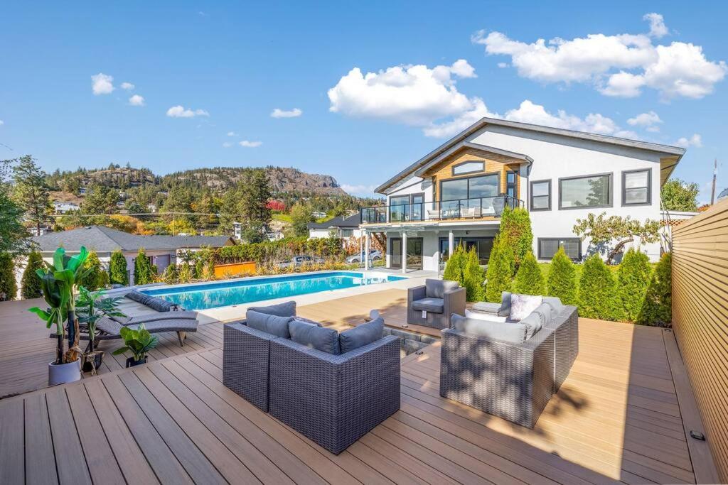 Luxurious 5 Bedroom House With Pool & Sauna 西基隆拿 外观 照片